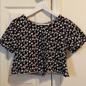 Cropped black and white flower shirt